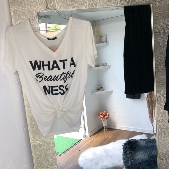 What a Beautiful Mess Ivory V Neck Graphic Tee - Picture 2 of 2